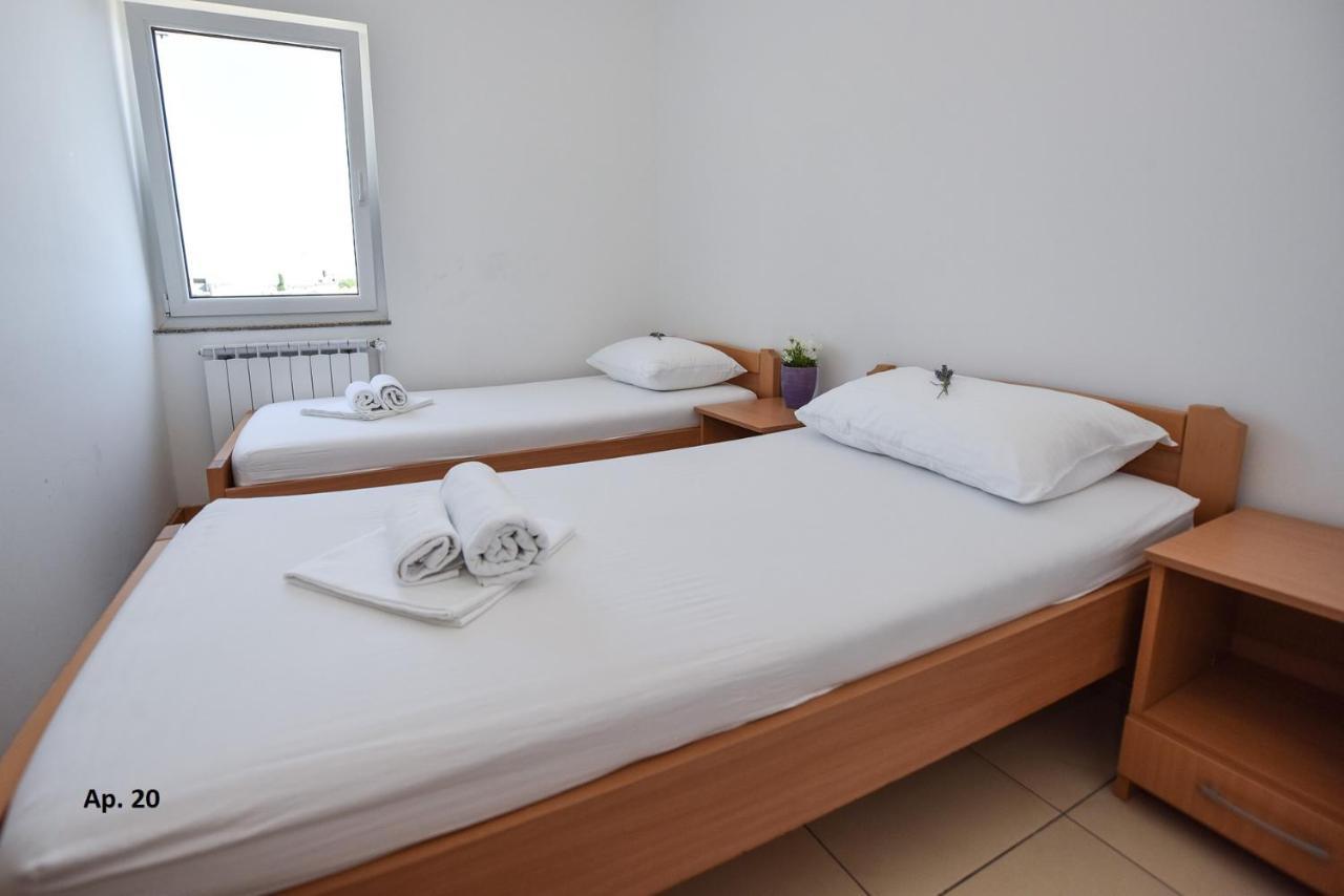 Apartments Bella Sky โนวาลยา ภายนอก รูปภาพ